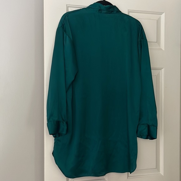 VINTAGE GOLD LABEL VICTORIA’S SECRET SATIN SIGNATURE MONGRAM POCKET SLEEPSHIRT - Picture 5 of 5